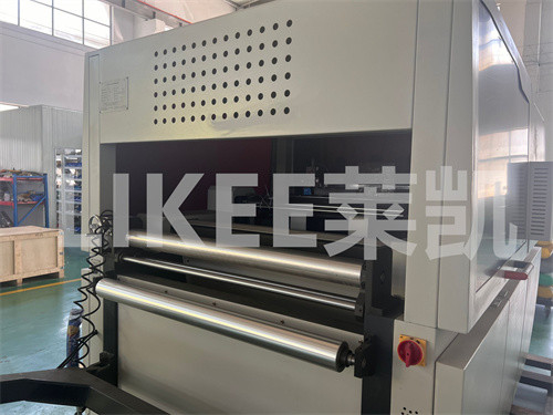 ซื้อ เครื่องตัดกระดาษอัลลูมิเนียมฟอยล์อัตโนมัติ LKD970*640 online manufacture