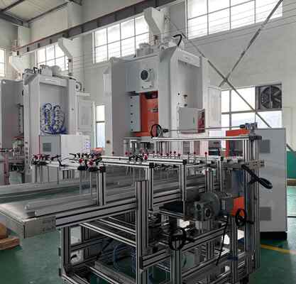 ซื้อ LK-T80 ภาชนะฟอยล์อลูมิเนียมแบบใช้แล้วทิ้งสำหรับบรรจุอาหารแบบนำกลับบ้าน 3 ช่อง เครื่องทำถาดฟอยล์ online manufacture