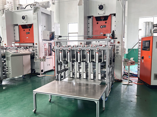เครื่องทำภาชนะอะลูมิเนียม 12000 ชิ้น/ชม. 26KW เครื่องทำภาชนะฟอยล์เงิน