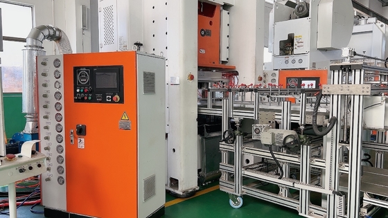 ISO 36-70 การตี / นาที มิตซูบิชิ PLC ปรับไฟฟ้า Feeder อลูมิเนียมโฟลยอลูมิเนียม Pot การทําเครื่อง LK-T80