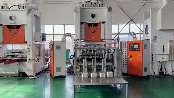1 - 5 Cavities Capacity Aluminum Foil Container Machine Controlled By PLC System เครื่องที่ควบคุมโดยระบบ PLC