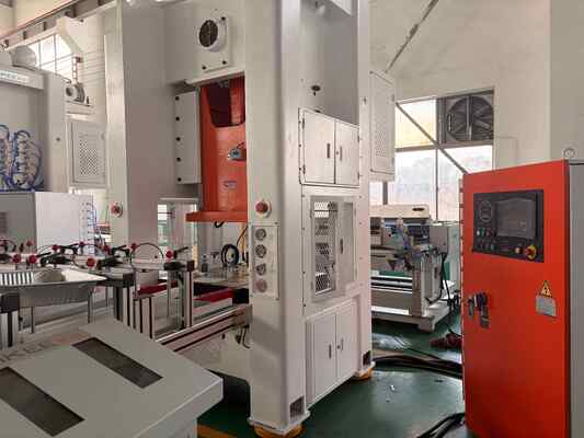 อลูมิเนียมฟอยล์ ถังทําเครื่องจักร OEM อาหารรีไซเคิล ทองสตรีปเทรย์