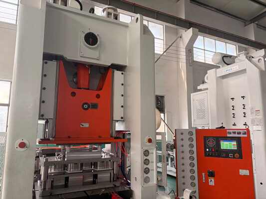 เครื่องทำภาชนะฟอยล์อลูมิเนียมจากวัสดุรีไซเคิล ทรงสี่เหลี่ยมผืนผ้า สำหรับอบอาหาร เค้กแถบ