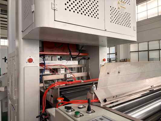 เครื่องทำภาชนะฟอยล์อลูมิเนียม LK-T80 พร้อมค่าธรรมเนียมโลโก้ที่กำหนดเอง ปลอดภัยสำหรับช่องแช่แข็งสำหรับห้องครัว