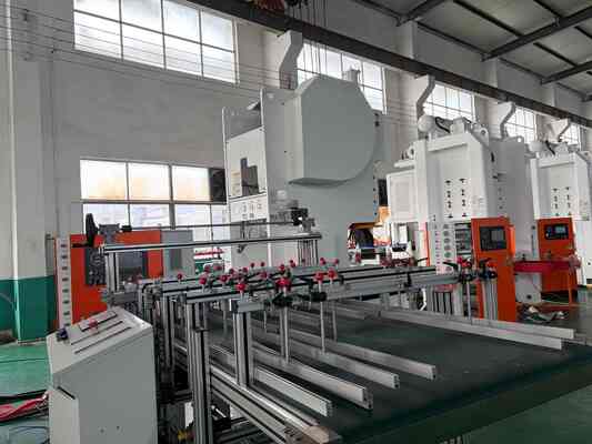 เครื่องทำภาชนะใส่อาหารฟอยล์อลูมิเนียมขนาด 250 มล. สำหรับบาร์บีคิวอัตโนมัติ LK-T80